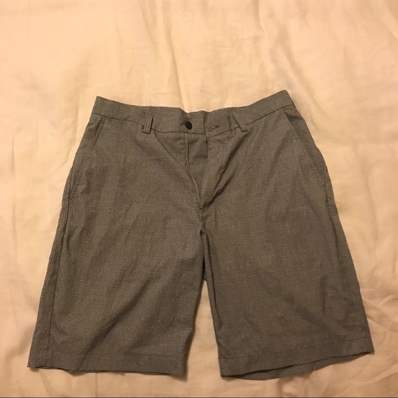 PGA Tour Shorts - Picture 1 of 3
